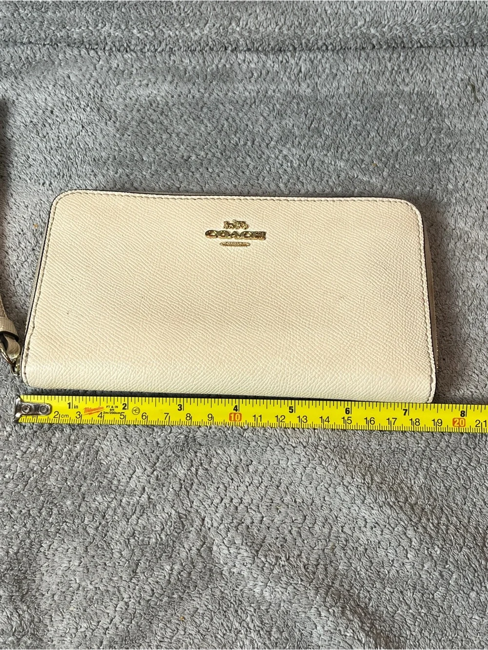 Coach Cream Leather Wristlet Wallet with gold hardware